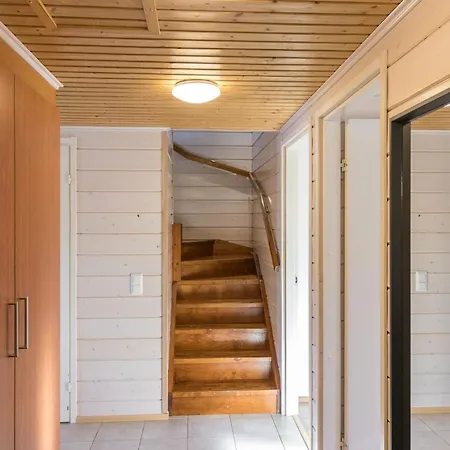 Hallan Karhu B- Paritalo By Interhome